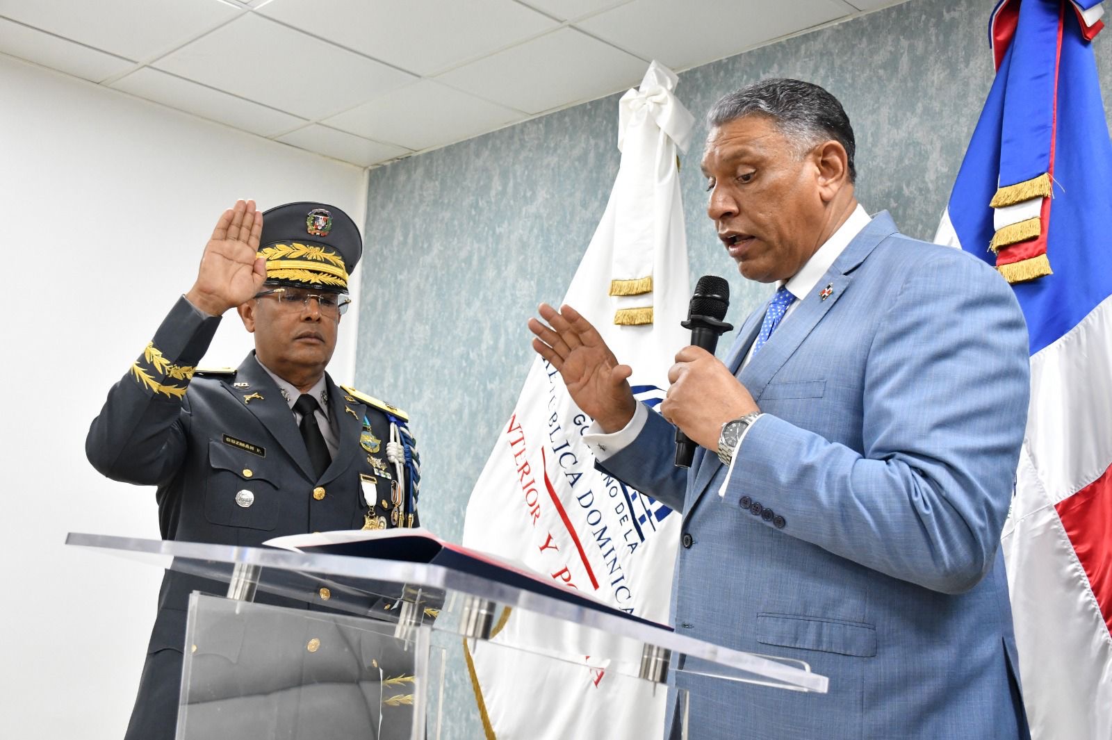 Mayor General Ramón Antonio Guzmán Peralta asume como director general ...